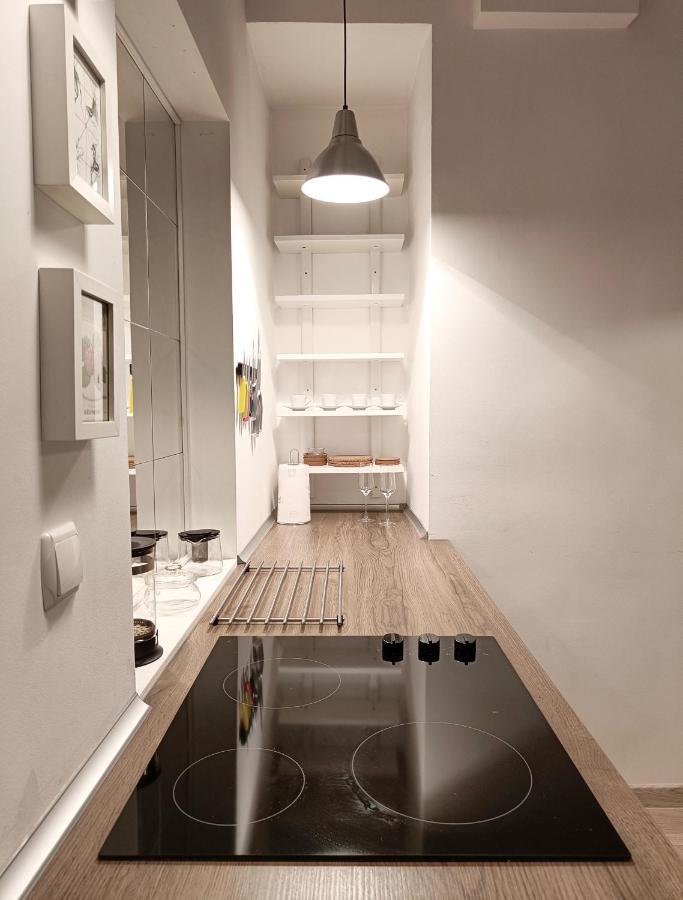 Newly Refurbished Apartment In The City Center โซเฟีย ภายนอก รูปภาพ